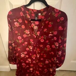 Beautiful Kut button down chiffon blouse